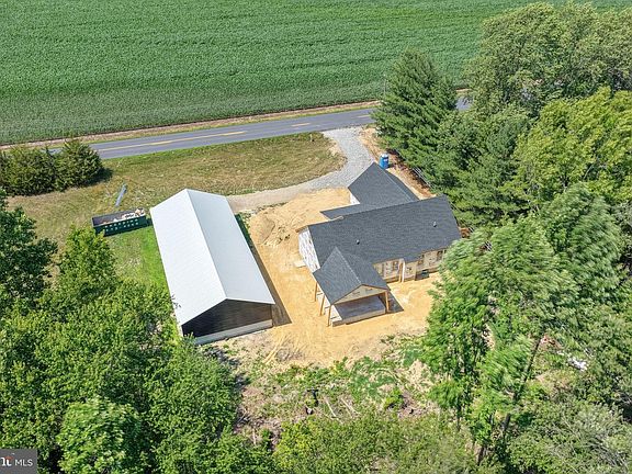 4th image of 20256 Reynolds Pond Rd