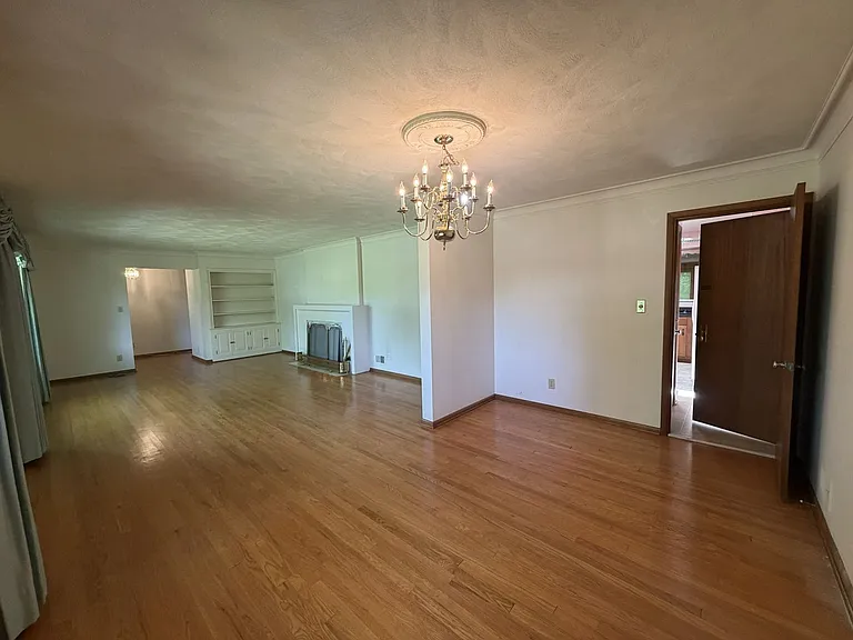 926 Laurelwood Rd — Photo 4
