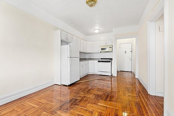 1st image of 20 Laurel Hill Ter APT 4G