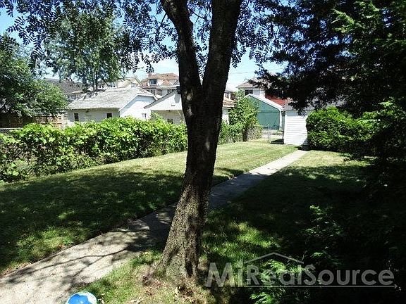 2nd image of 1112 Lakepointe St