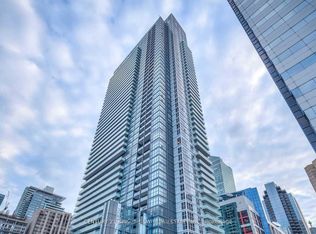 300 Front St W #1612, Toronto, ON M5V 0E9