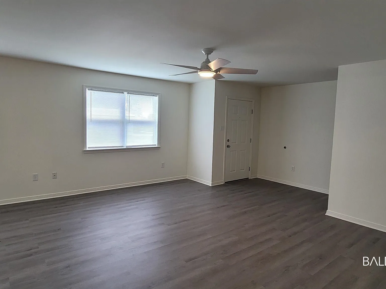 3 bed, 2.0 bath, 1425 sqft, $1,800 — Photo 3