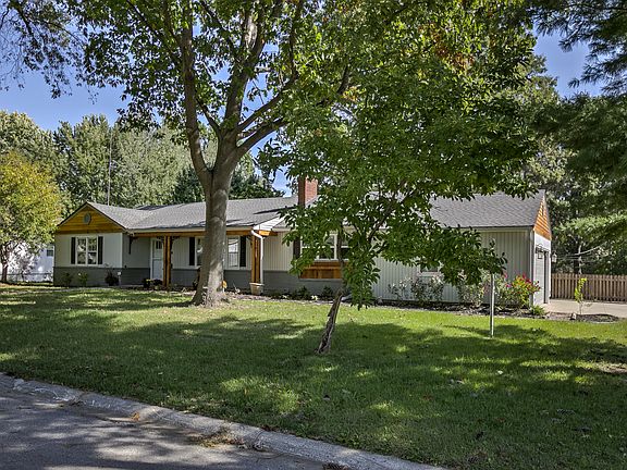 2nd image of 9819 Mercier St