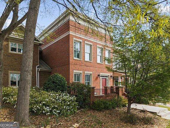 3rd image of 2723 Davis Oaks Pl