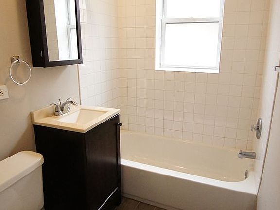 5th image of 1627 N Humboldt Blvd #4F