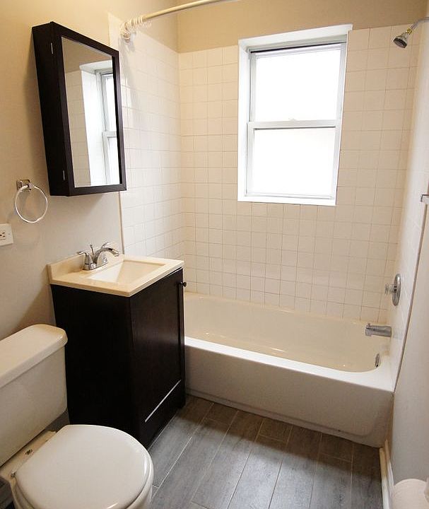1st image of 1630 N Richmond St #1627-3F