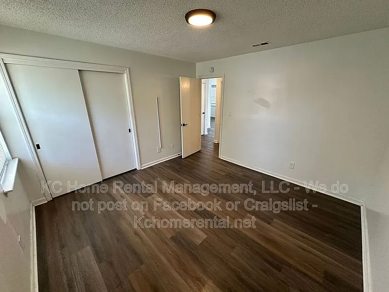 300 Osage St #B — Photo 13