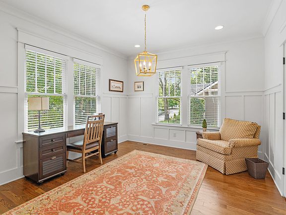 5th image of 1812 Beechwood Ave