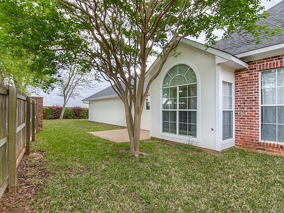 4th image of 2001 Belle Haven Dr