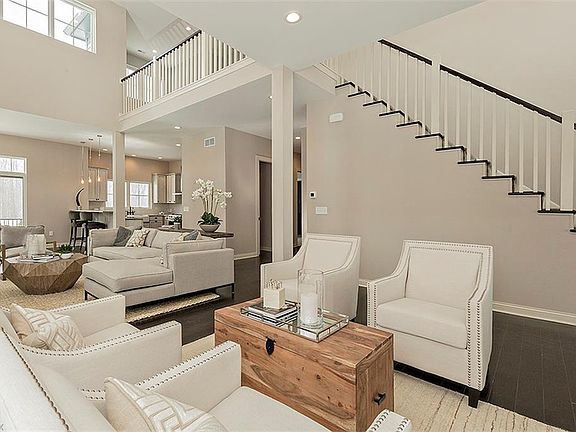 4th image of 2452 Edgewood Trce