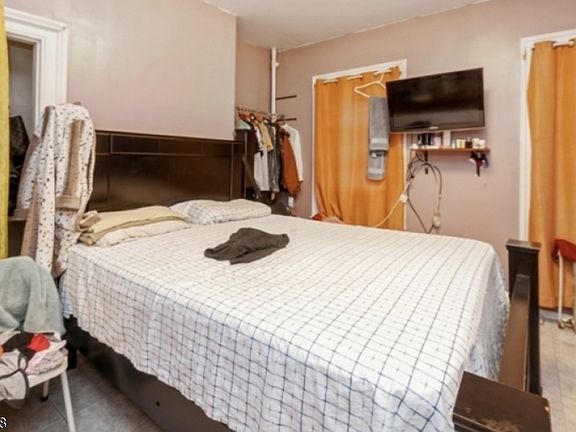 3rd image of 148 Barclay St