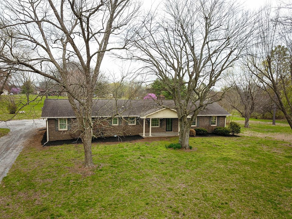 1st image of 427 Nichols Cir W