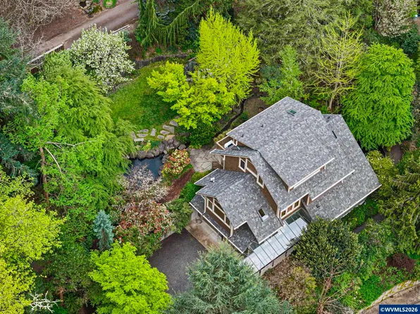 2089 Graham Dr, Eugene, OR 97405