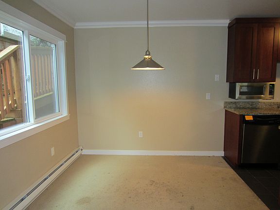 3rd image of 11525 Greenwood Ave N APT 102