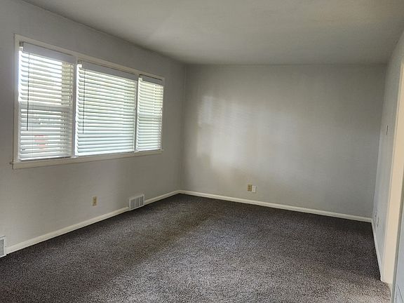 4th image of 2422 14th Ave