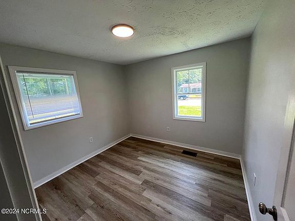 5th image of 1704 Nevada Street
