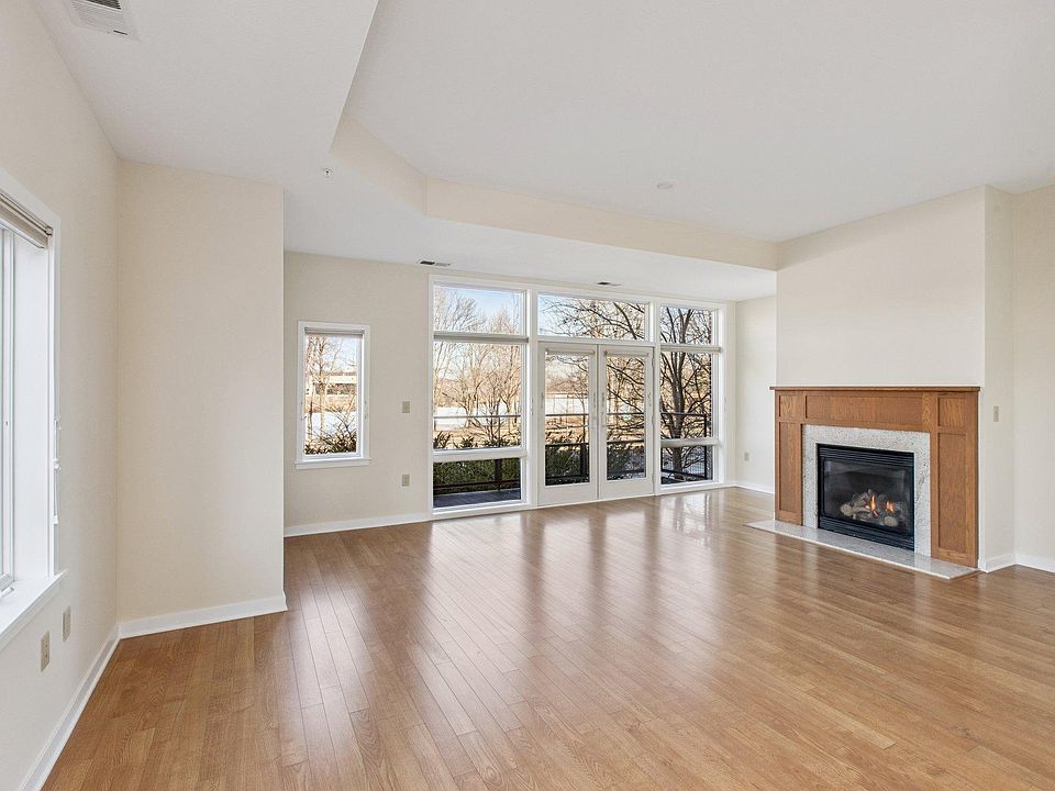 1st image of 301 7th St W Unit 2104