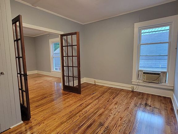 4th image of 108 2nd St Unit 4