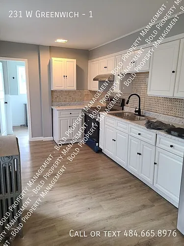 231 W Greenwich St #1 Photo 1