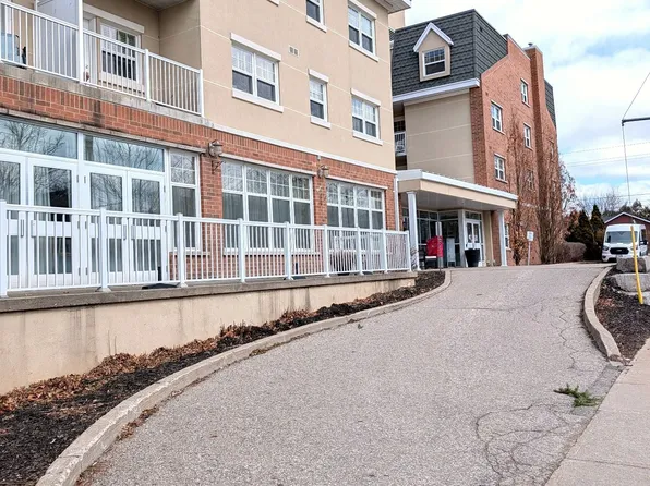 240 Chapel St #425, Cobourg, ON K9A 0E3