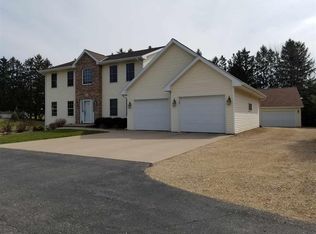 N5084 Pine Ct, Shiocton, WI 54170