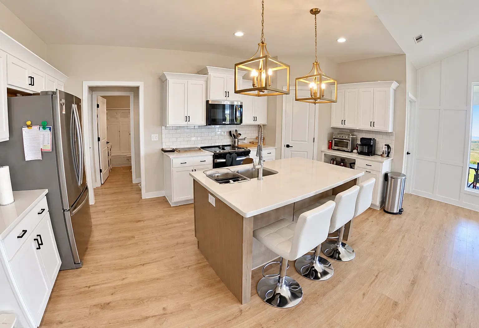 Nearly New Home + Stainless Steel Appliances + Vaulted Ceilings + Stunning Sunset Views! Availabl... — Photo 1