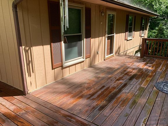 Deck/front entrance