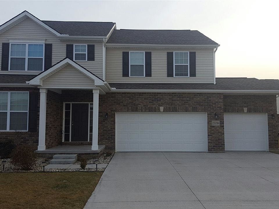 Beautiful 4 bedroom Colonial with a 3 Car Garage