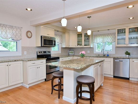 2nd image of 30235 Woodall Dr