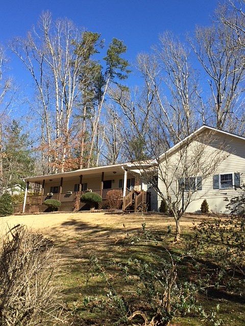 2nd image of 105 N Pointe Rd