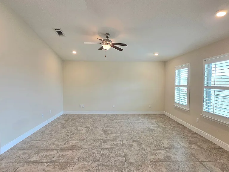 5625 Shooting Star Ct — Photo 2