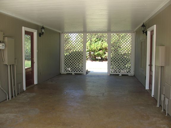 Covered patio between home & garage