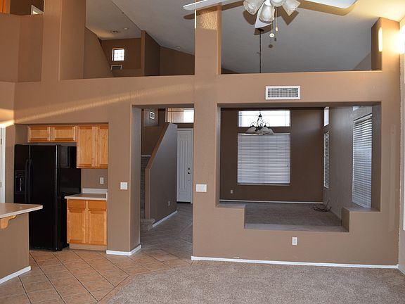 4th image of 9237 W Clara Ln