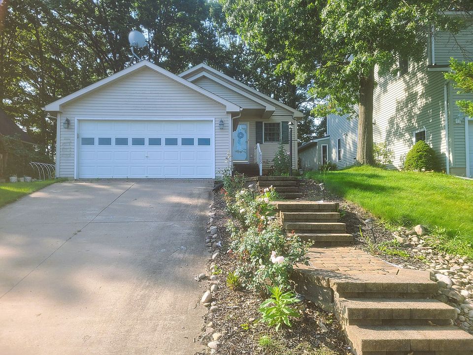 1st image of 605 Benjamin Ct