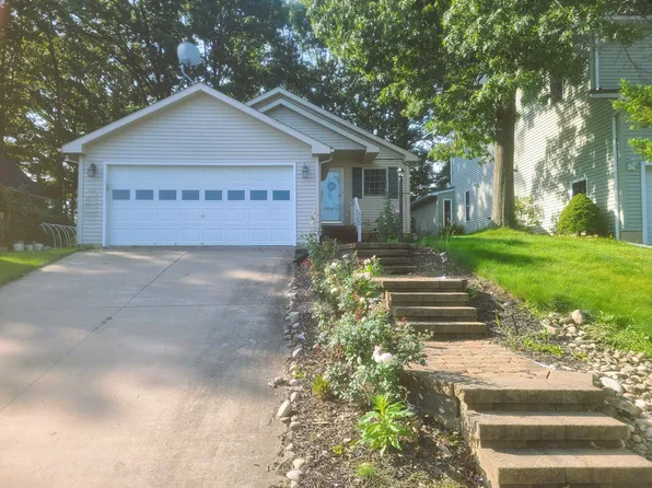 605 Benjamin Ct, State College, PA 16803