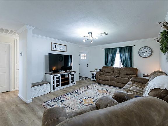 3rd image of 1011 W A Ave