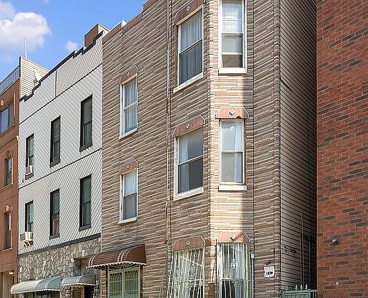 2nd image of 70 Jefferson St