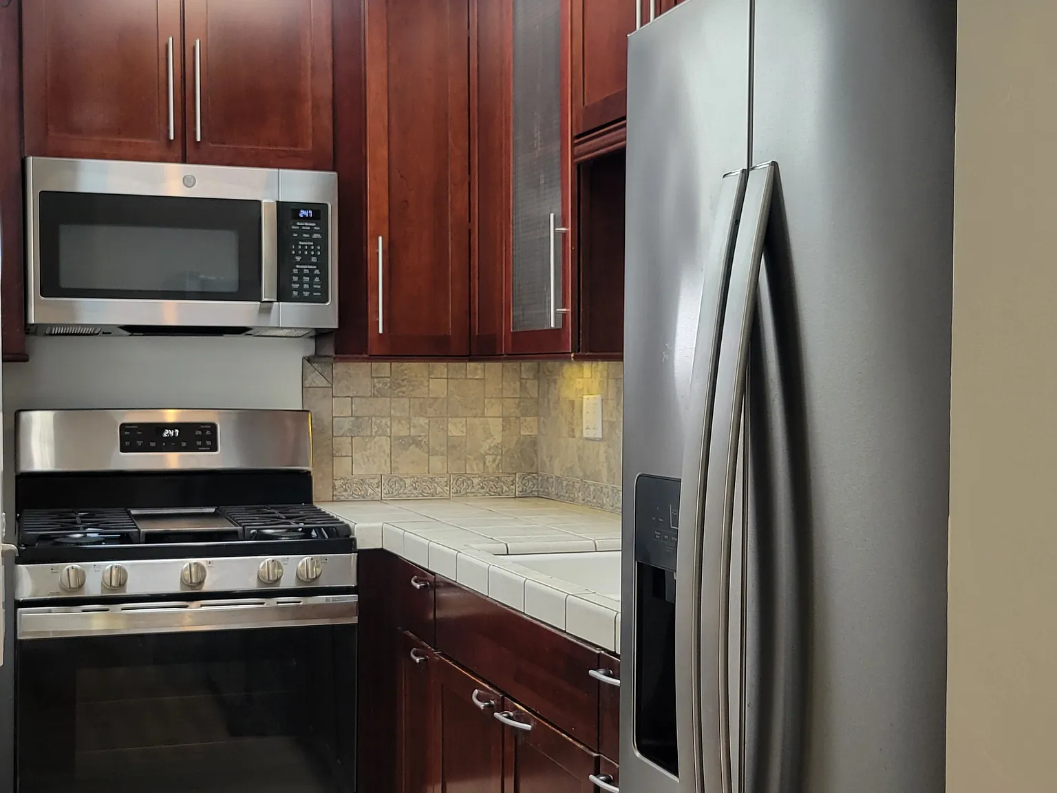 Studio, 475 sqft, $2,600 — Photo 3