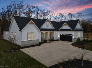 31300 White Rd, Willoughby Hills, OH 44092