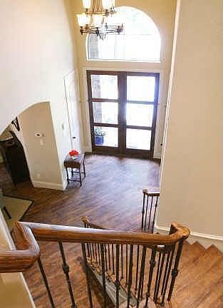 2nd image of 5615 Martel Ave