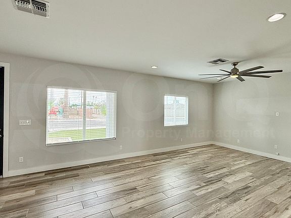 3rd image of 2140 E Palm Ln