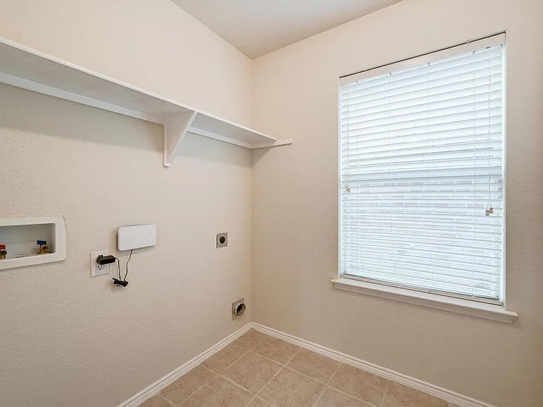 9208 Conestoga Dr — Photo 6