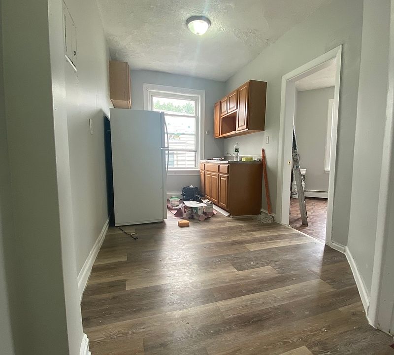 2nd image of 178 Soundview Ave #3