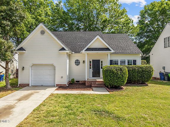 2nd image of 640 Hanska Way