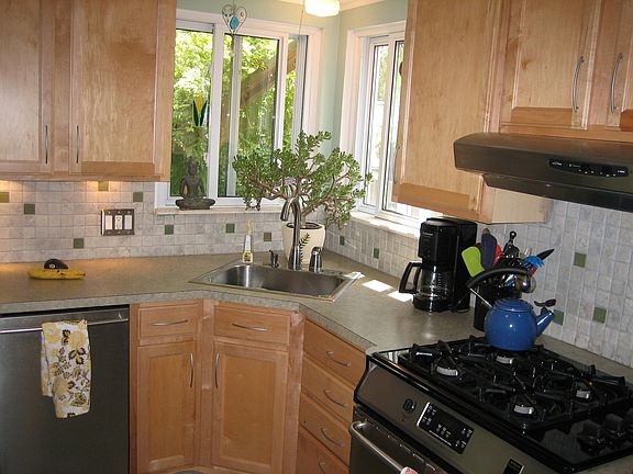 3rd image of 24300 Ithaca Ave
