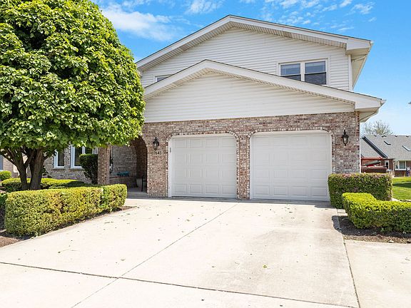 2nd image of 17643 Lilac Ln
