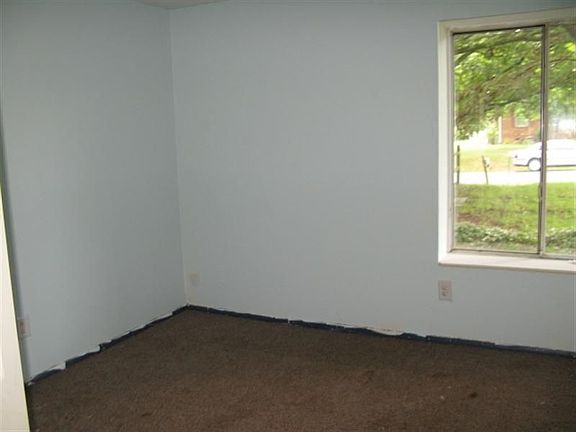 4th image of 1014 Pecan Ln