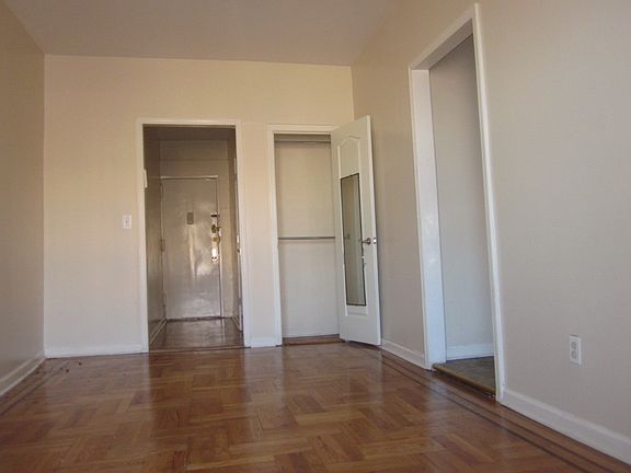 3rd image of 248 Hewes St APT D2
