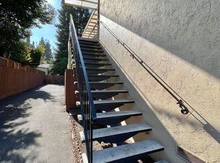 460 Coombs St APT 5, Napa, CA 94559