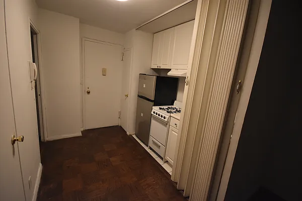 Rented by Yoram Adin, LREB | media 11